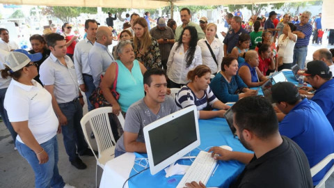 Alcaldesa realiza recorrido en cementerios