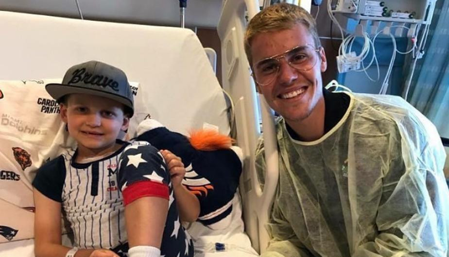 Justin Bieber sorprende a niños en un hospital de California