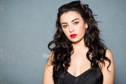 Charlie XCX estrenará álbum completamente hecho desde casa