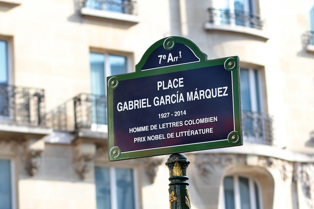 Presidente colombiano y alcaldesa de parís inauguran una plaza 