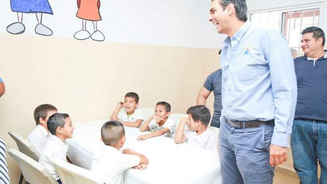 “Desayuna Bien” beneficia a alumnos de escuelas de nivel básico