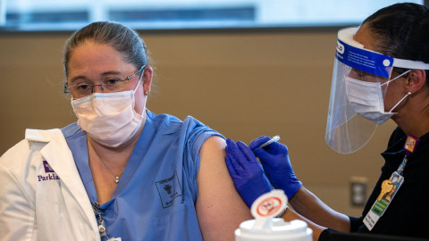 Más de un millón de personas ya han sido vacunadas en EU 