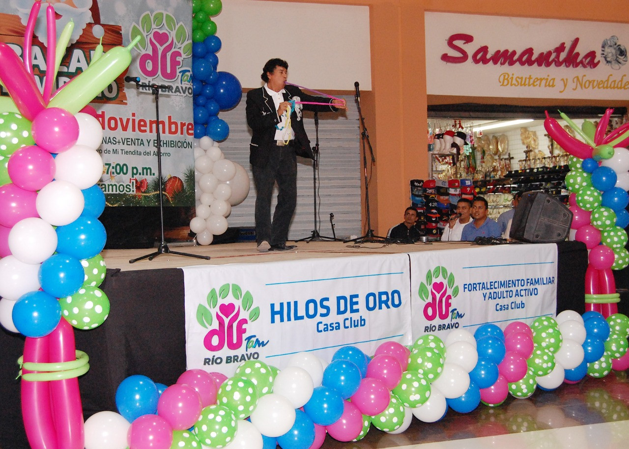 Leticia De León Inaugura Bazar Navideño 