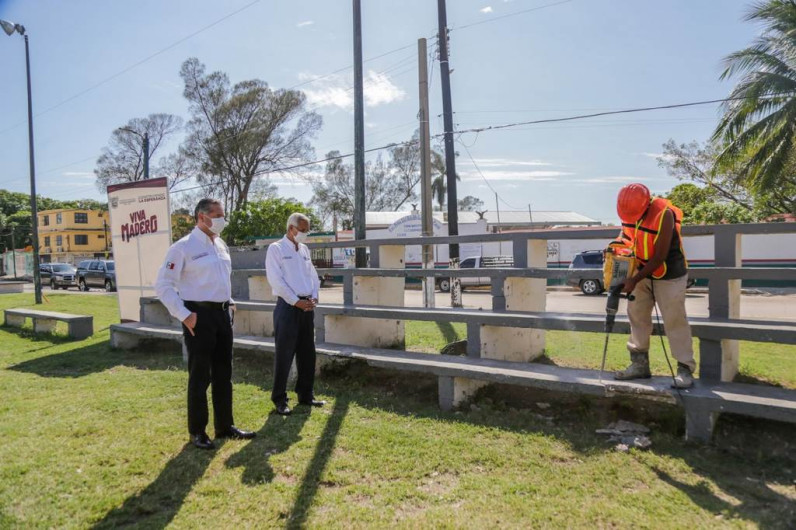 Gobierno de Adrián Oseguera inicia rehabilitación de importante plaza