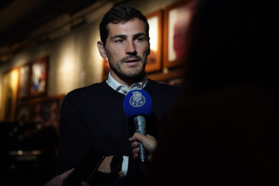 Casillas deja temporalmente la portería del Oporto