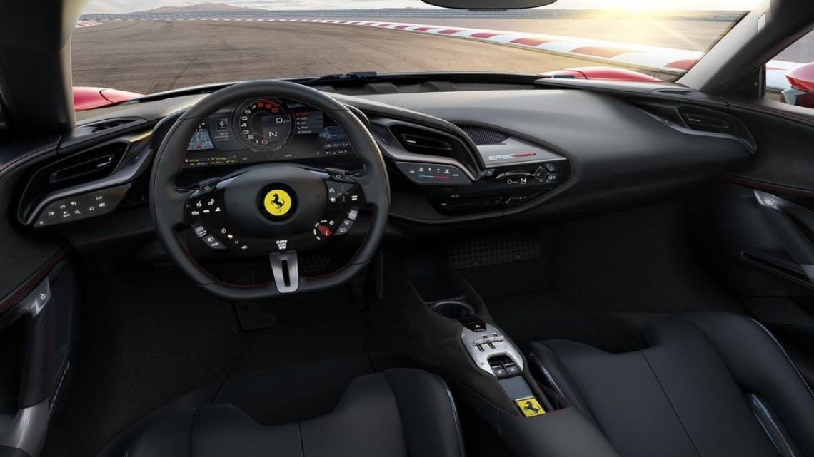  Ferrari presenta su primer auto hibrido enchufable