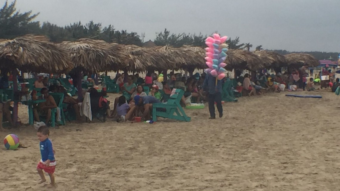 Arriban a playa Miramar 17 mil personas en jueves santo