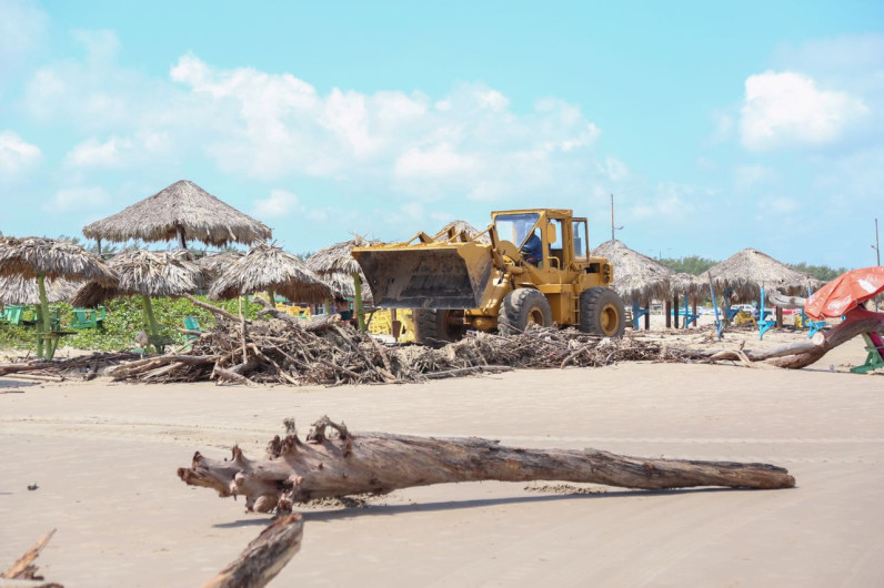 Refuerza Gobierno de Madero la Limpieza en Playa Miramar