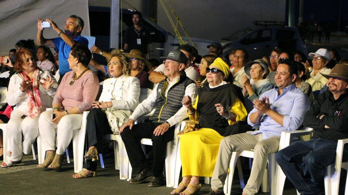 Develan placa de Rigo Tovar en Playa Bagdad