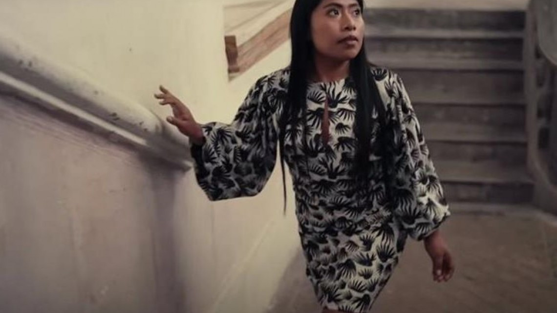 Los looks de Yalitza Aparicio y la mujer detrás de ellos