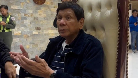 Arrestan al expresidente de Filipinas por crímenes contra la humanidad