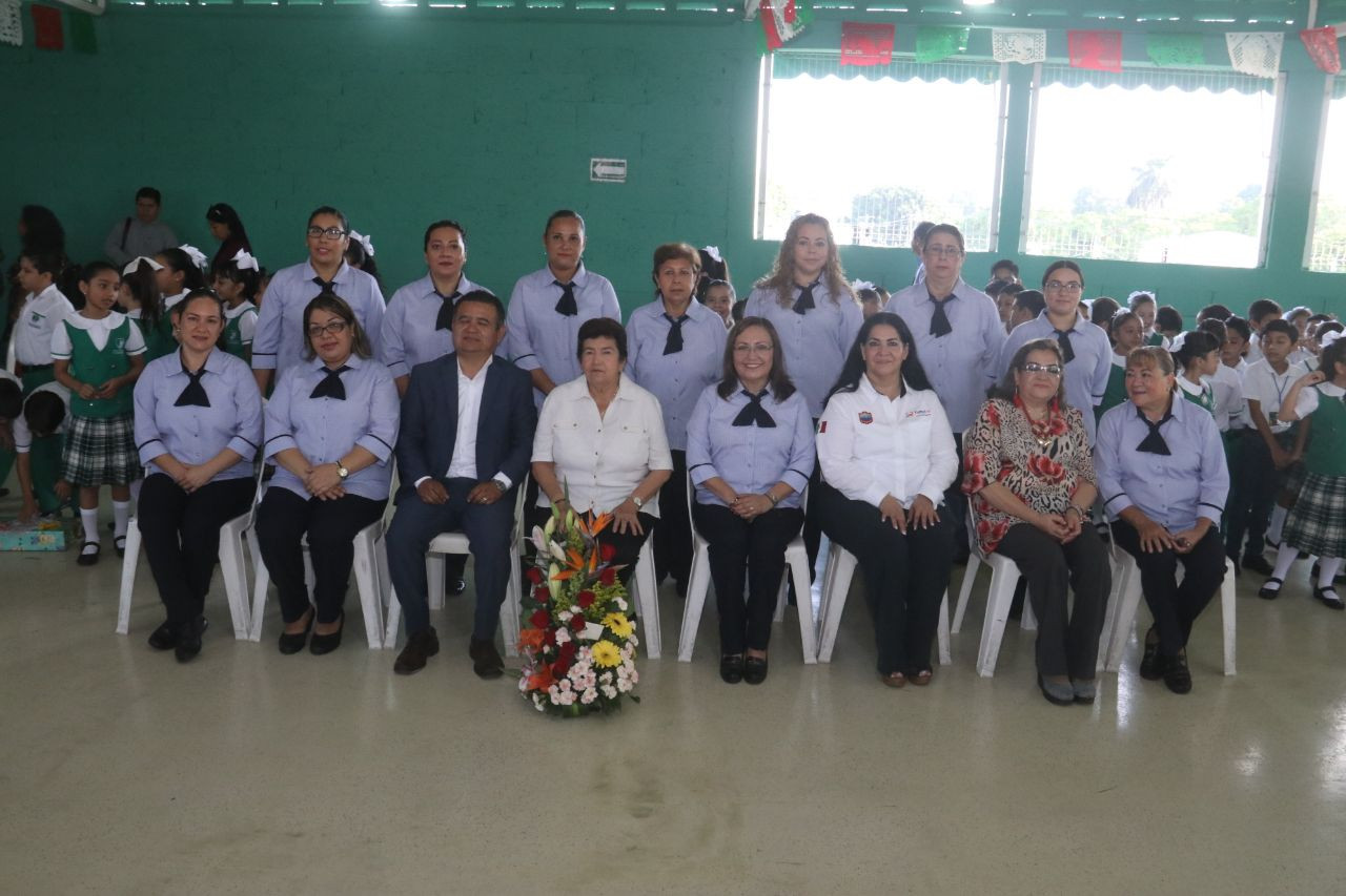 Encabeza Ayuntamiento honores a la bandera en el Instituto Cultural Cuauhtémoc