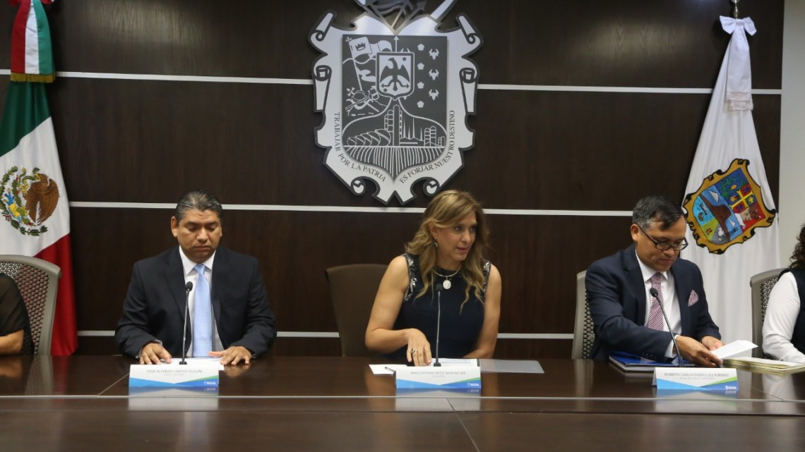 Maki entrega Primer Informe de Gobierno a Cabildo
