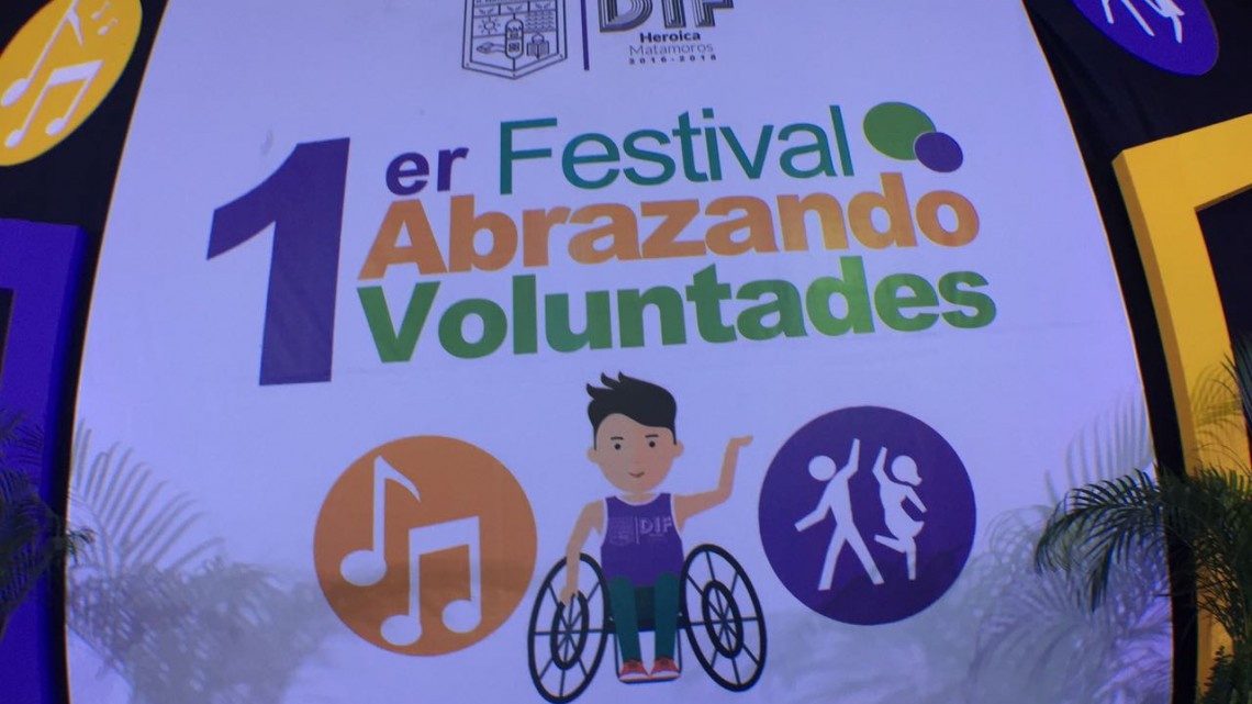 Chuchin refrenda su apoyo con los niños especiales de Matamoros