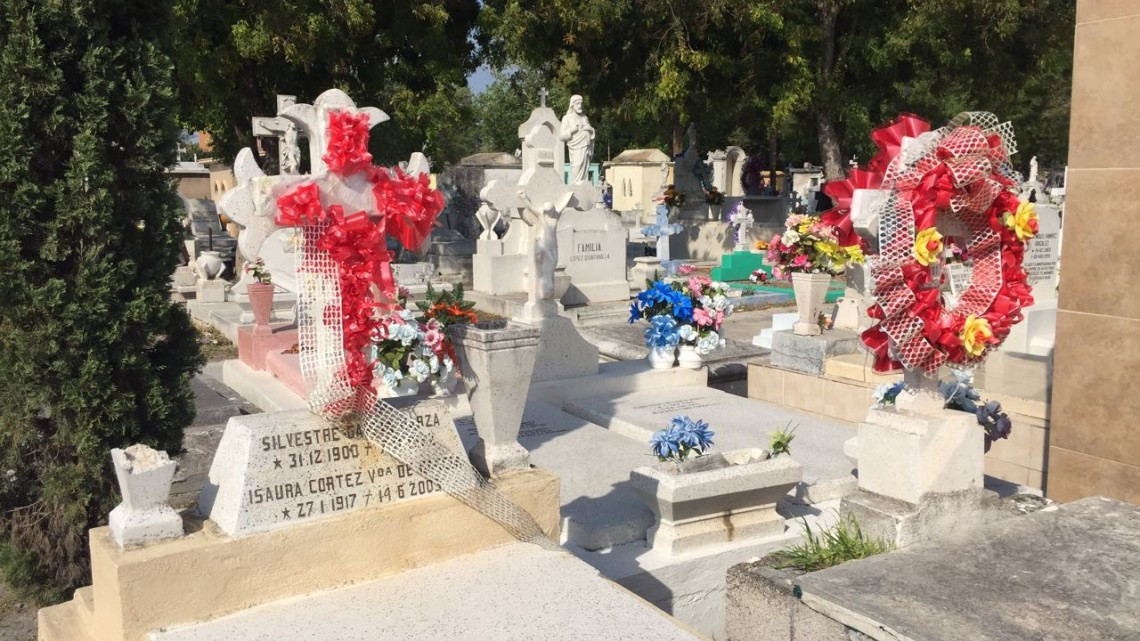 Redoblan seguridad en panteones municipales