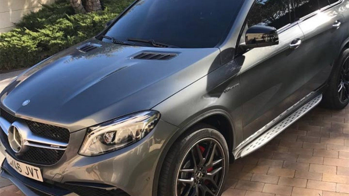 Cristiano Ronaldo presume su nuevo auto 