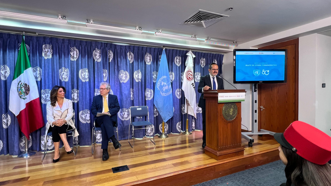 Develan billete de Lotería Nacional conmemorativo por el 80 Aniversario de la ONU