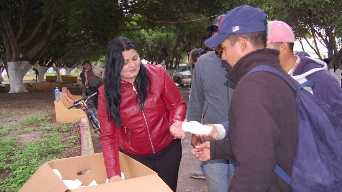 Dona DIF Río Bravo prendas de invierno