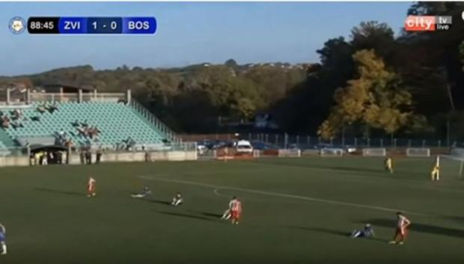 Jugadores del Bosnia Bisoko hacen manifestación durante partido 