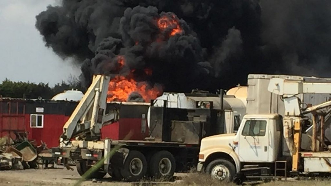 Empresa que almacena sustancias tóxicas se incendia