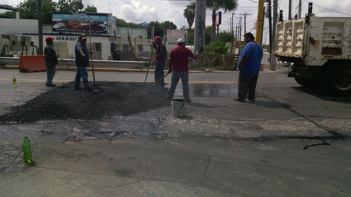Realizan actividades de bacheo