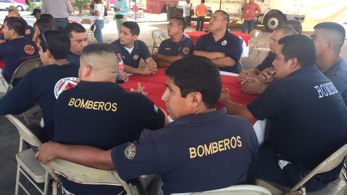 Chuchín convive con bomberos de Matamoros
