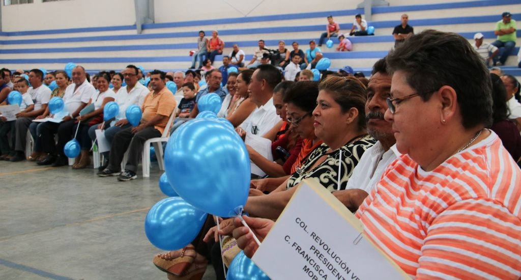 Reconoce alcalde a líderes de colonias 