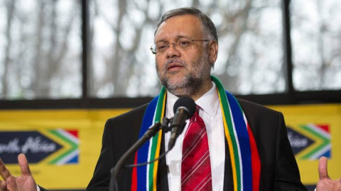 EU expulsará al embajador de Sudáfrica por 'odiar' a Donald Trump