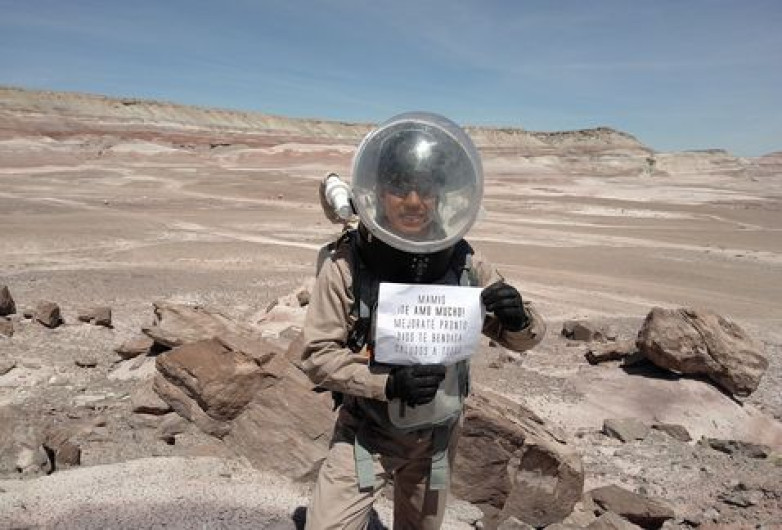 Mexicano seleccionado por NASA manda saludos a su abuela desde Marte 