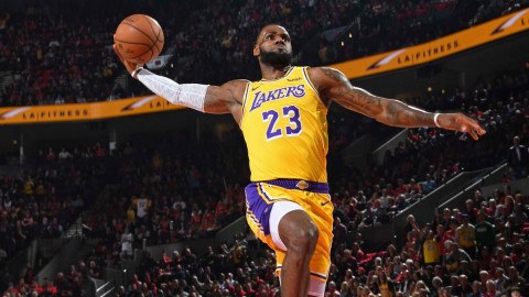 LeBron James desbanca a Michael Jordan en el ranking de máximos anotadores de la NBA