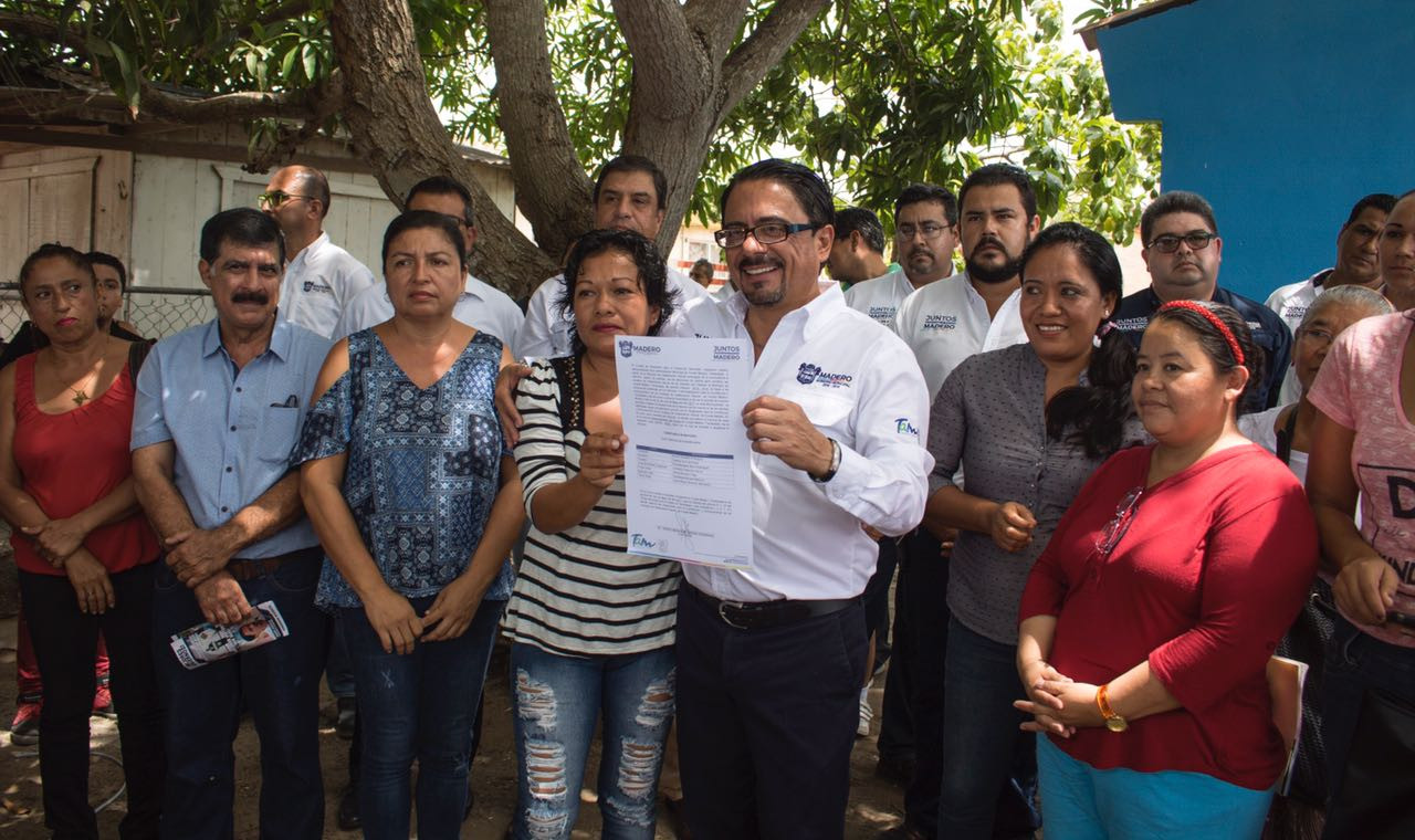Andrés Zorrilla recibe el compromiso ciudadano de los Comités Vecinales