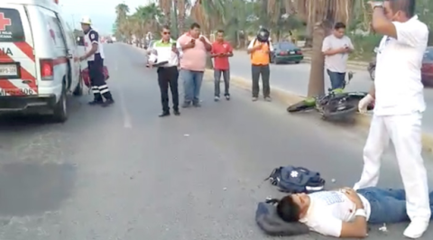 Joven se impacta contra palmera en avenida Sulaimán