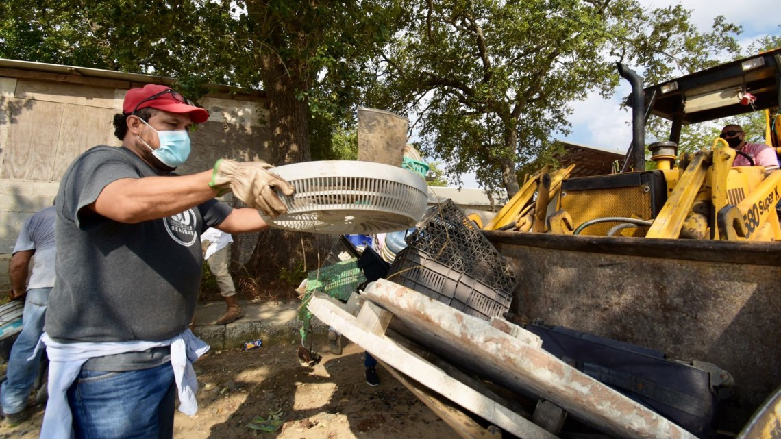 Mantienen acciones de descacharrización y fumigación en colonias de Altamira