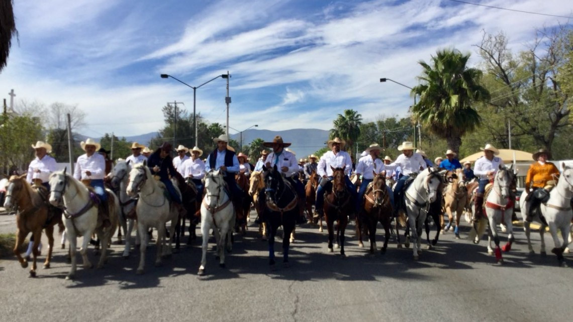 Llevan a cabo “Cabalgata de la Amistad”