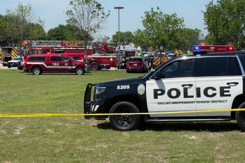 Se registra tiroteo en preparatoria de Dallas, Texas