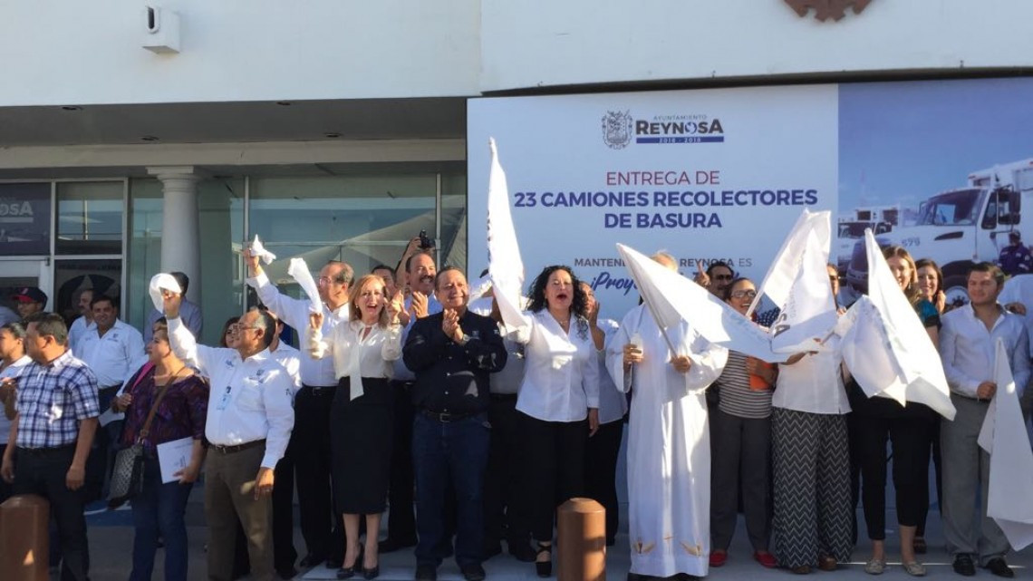 Pone Maki en operación 23 camiones nuevos de basura