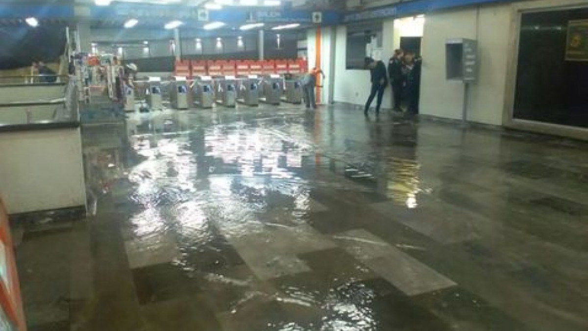 Dejan fuertes lluvias diversas afectaciones en Ciudad de México