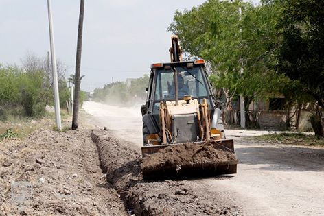 Trabajan en revestimiento de calles del municipio