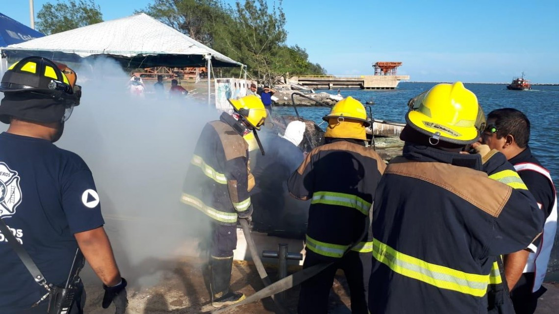 Se incendió embarcación en el Río Pánuco de lado de Ciudad Madero