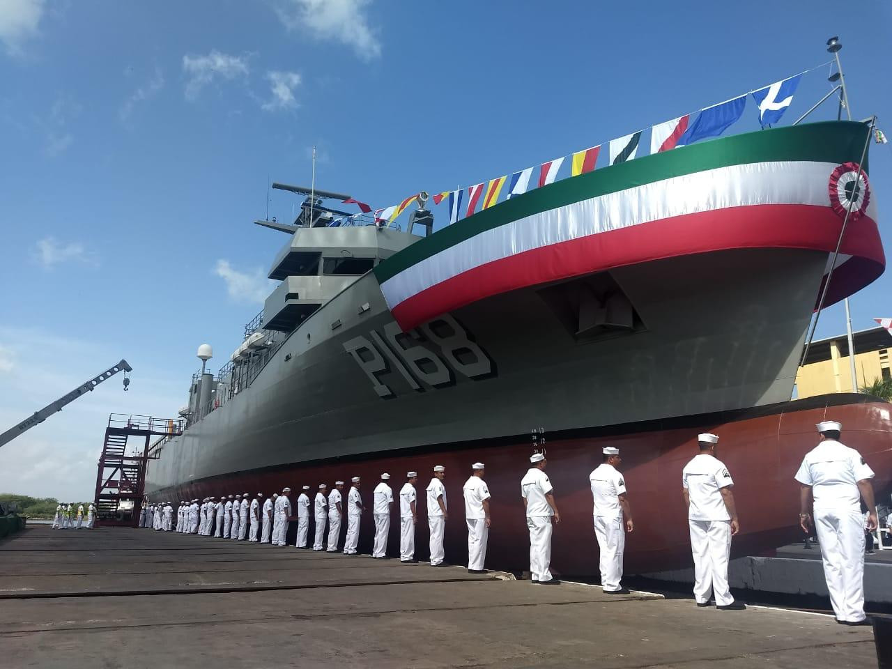 Esposa de AMLO encabeza  botadura de patrulla oceánica