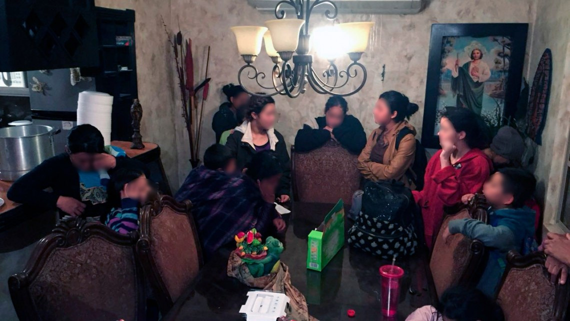 Localizan casas de seguridad con migrantes