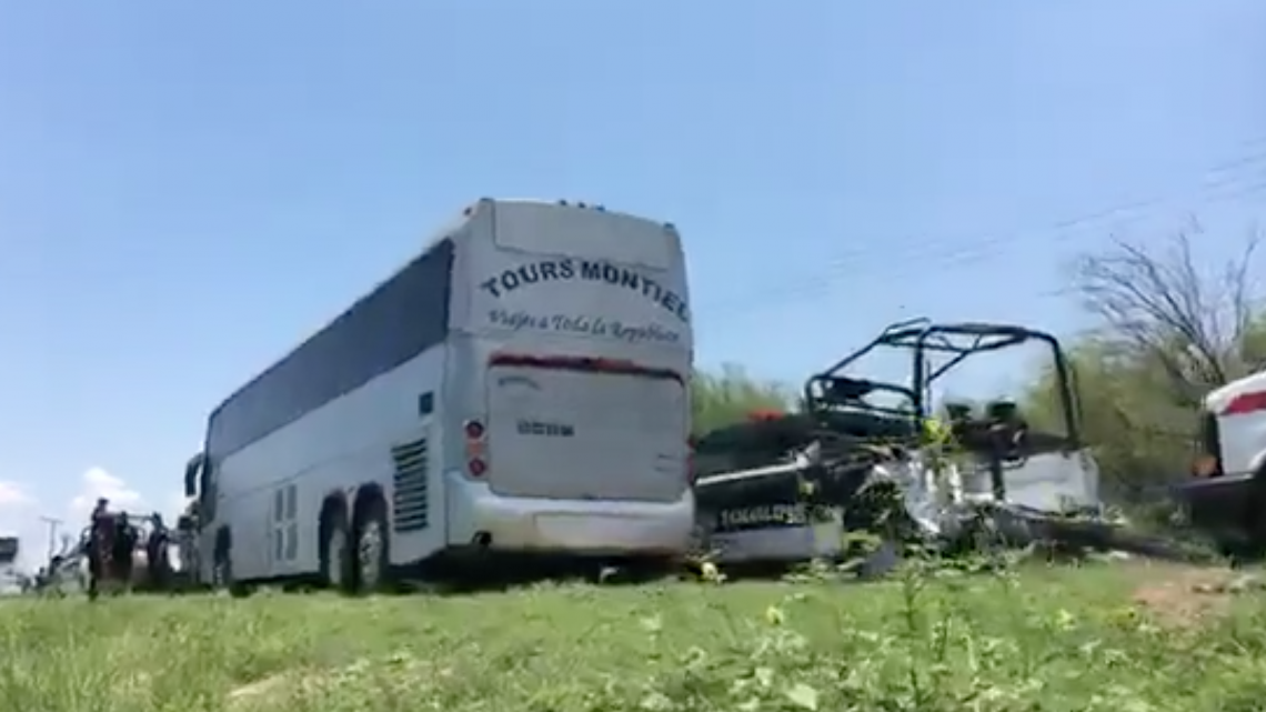 Choca autobús que trasportaba reos 