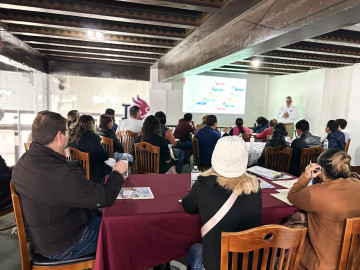 Capacita gobierno municipal a emprendedores locales en temas financieros