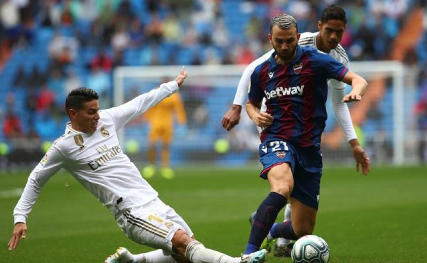 Real Madrid se impone 3-2 a Levante