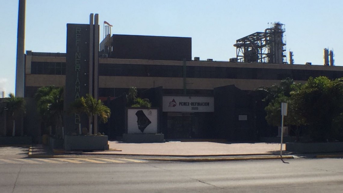 Un muerto y 9 heridos deja explosión en refinería Madero