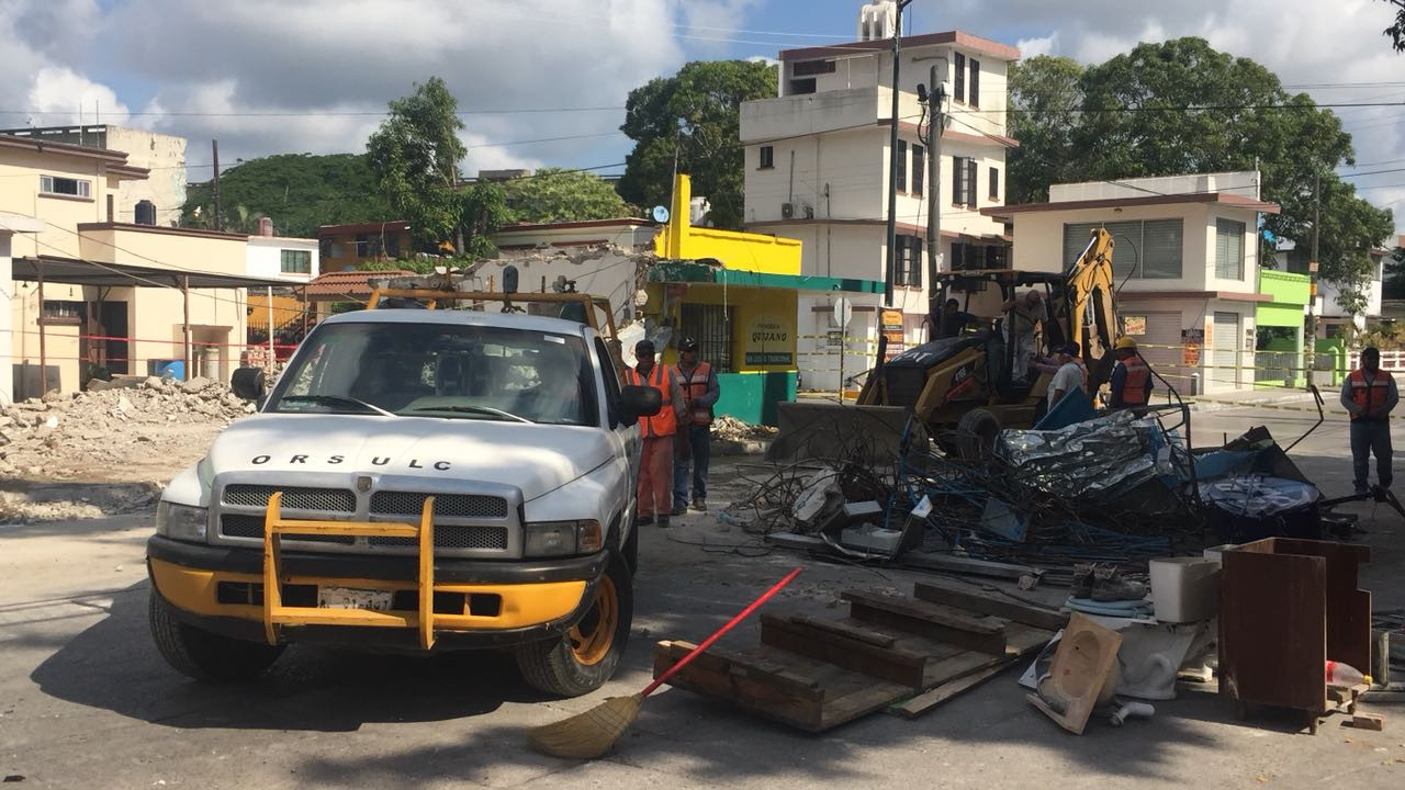 Demuelen construcción donde losa se vino abajo y mató a trabajador