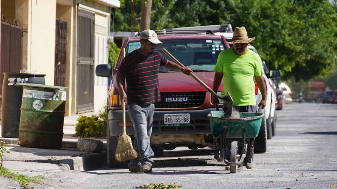 Dan mantenimiento a Fraccionamiento Río Bravo