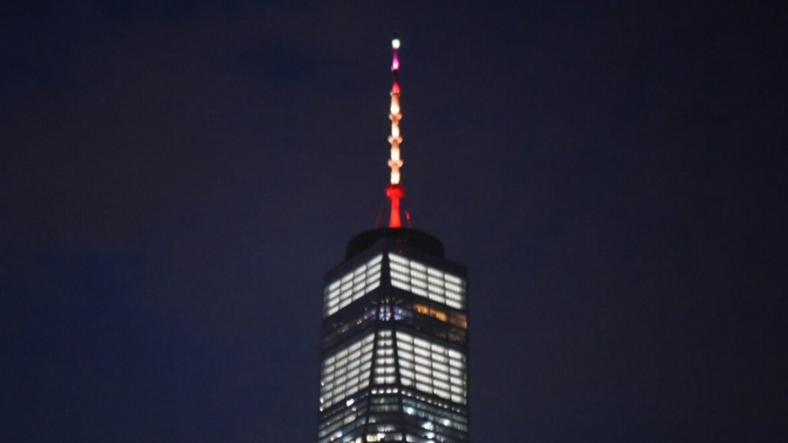 Rinden tributo a víctimas del ataque en Barcelona alrededor del mundo