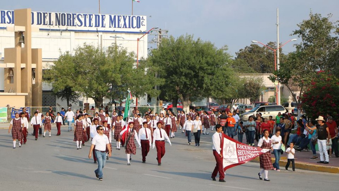 Ayuntamiento presente en desfile de independencia