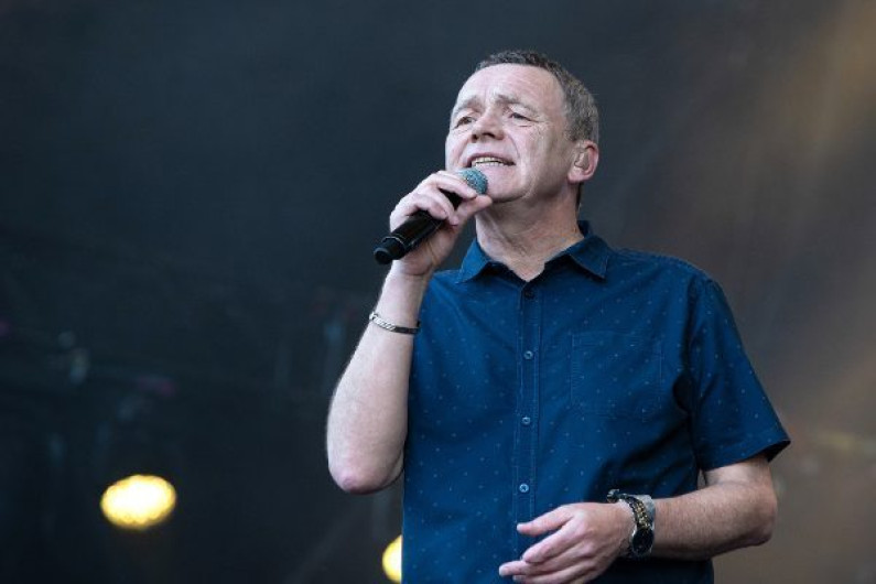 Vocalista de UB40 es hospitalizado por derrame cerebral